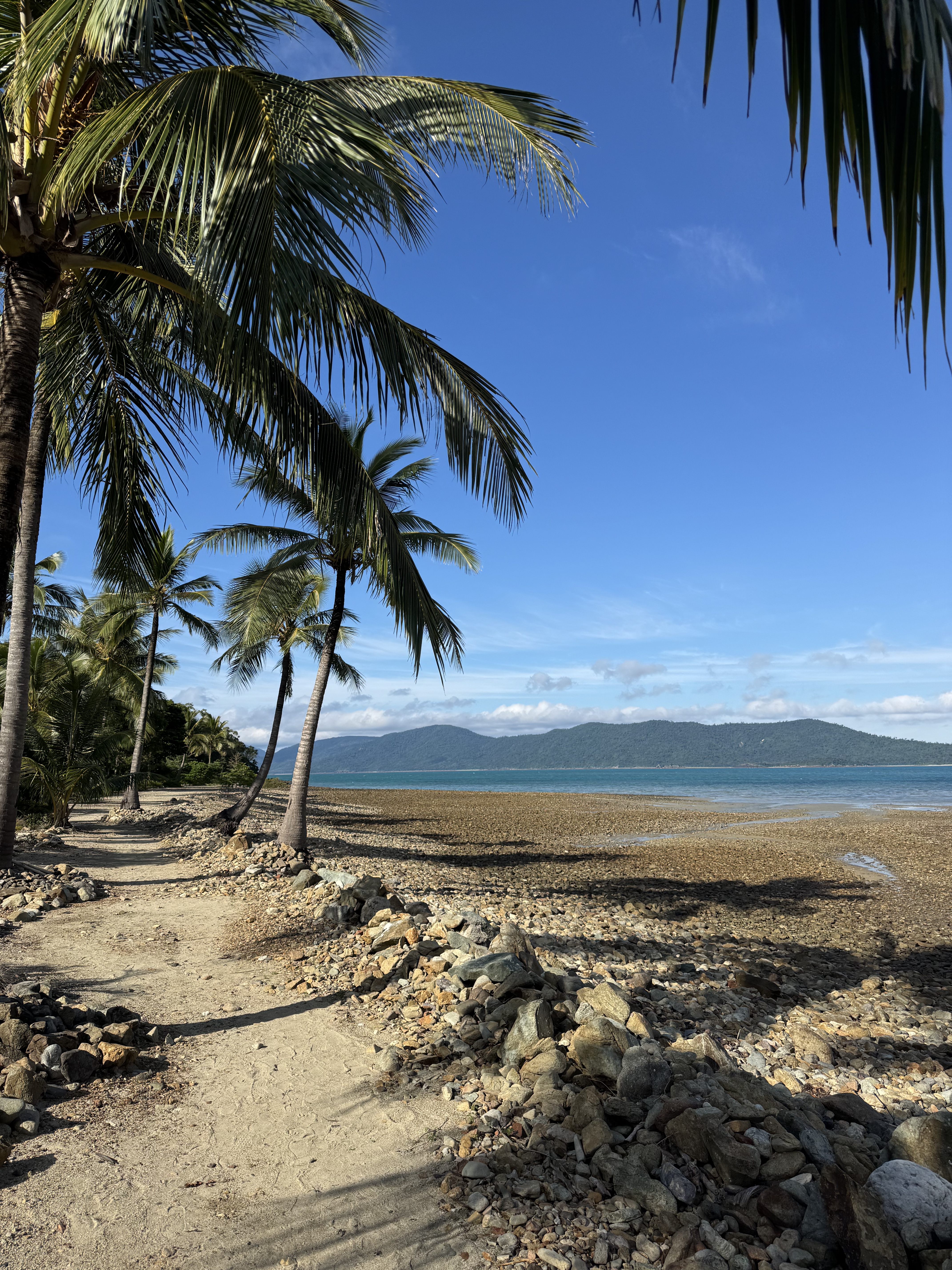 ʷ˹Ѳ - Elysian RetreatʥȺOceanfront villa w/ rainshower