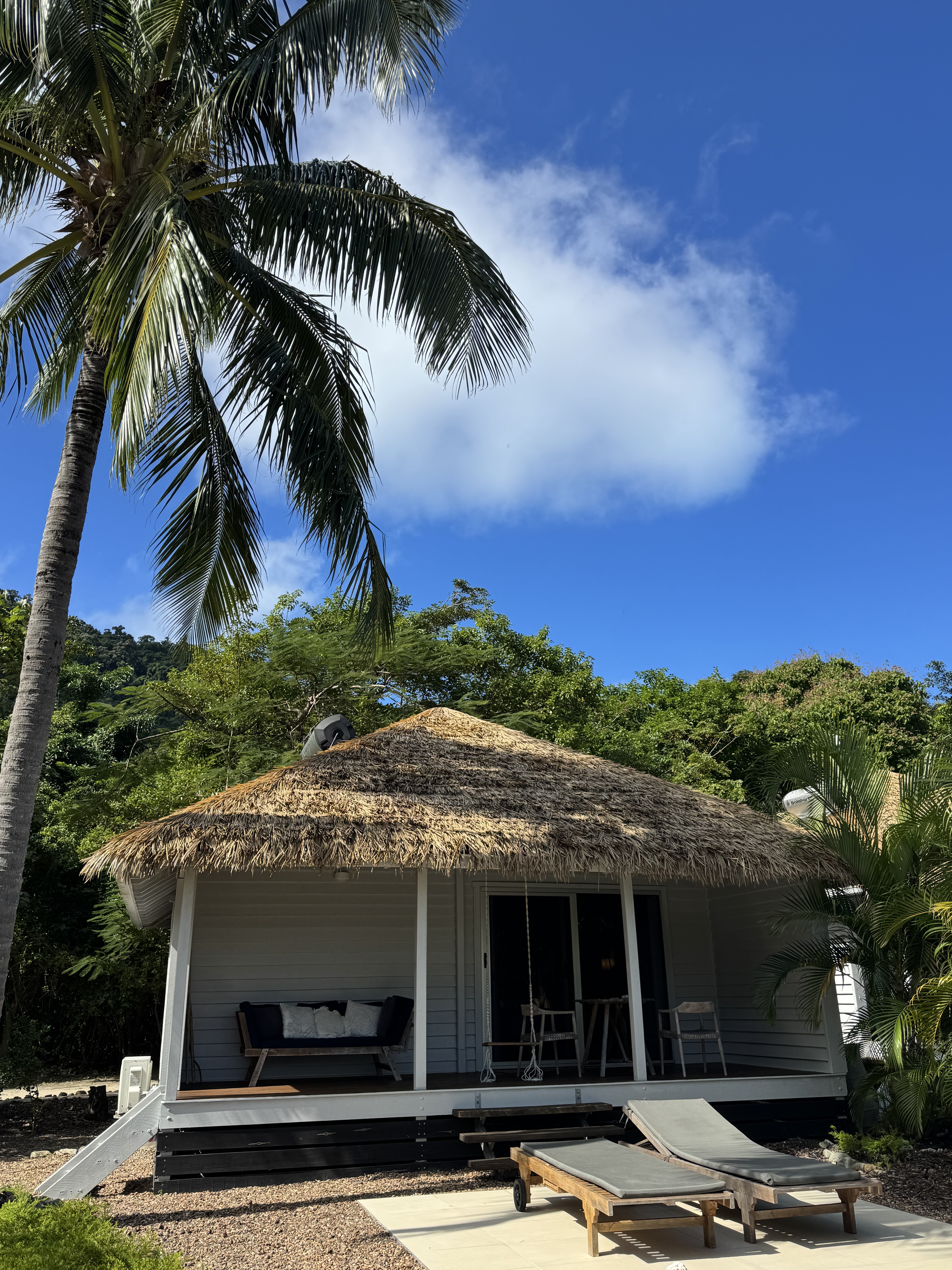 ʷ˹Ѳ - Elysian RetreatʥȺOceanfront villa w/ rainshower