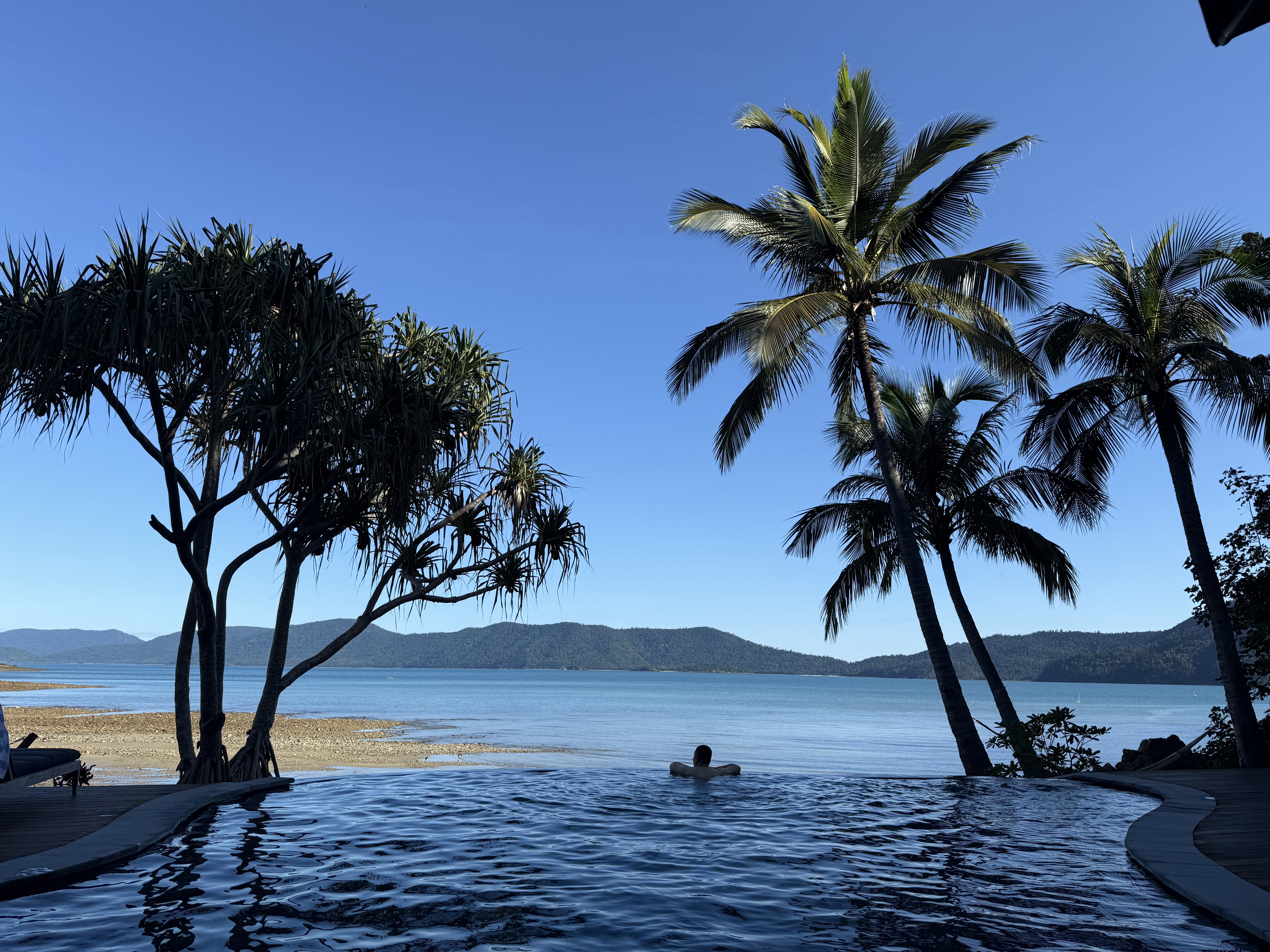 ʷ˹Ѳ - Elysian RetreatʥȺOceanfront villa w/ rainshower