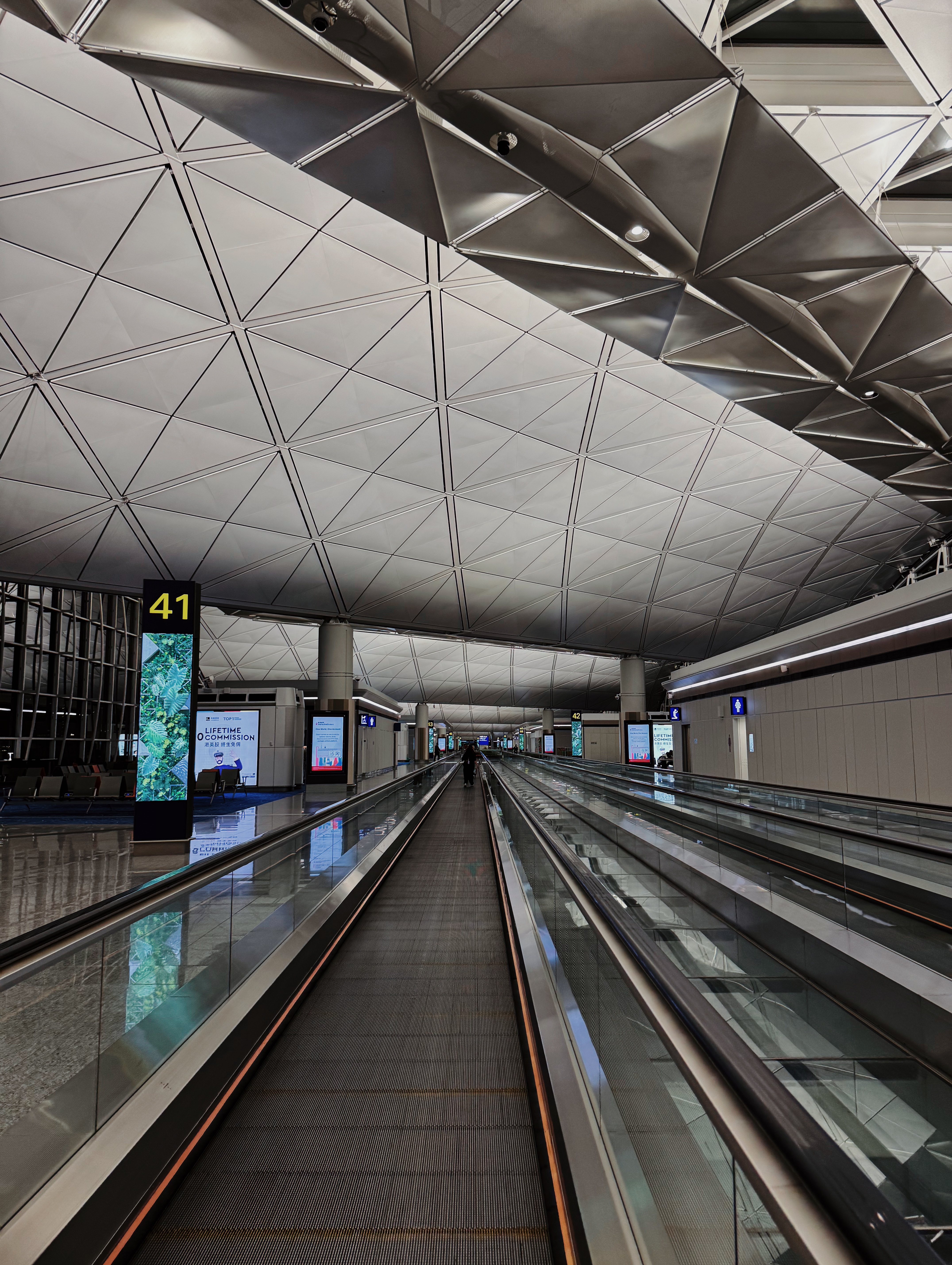 Qatar AirwaysQR815 HKG-DOH B77W Business