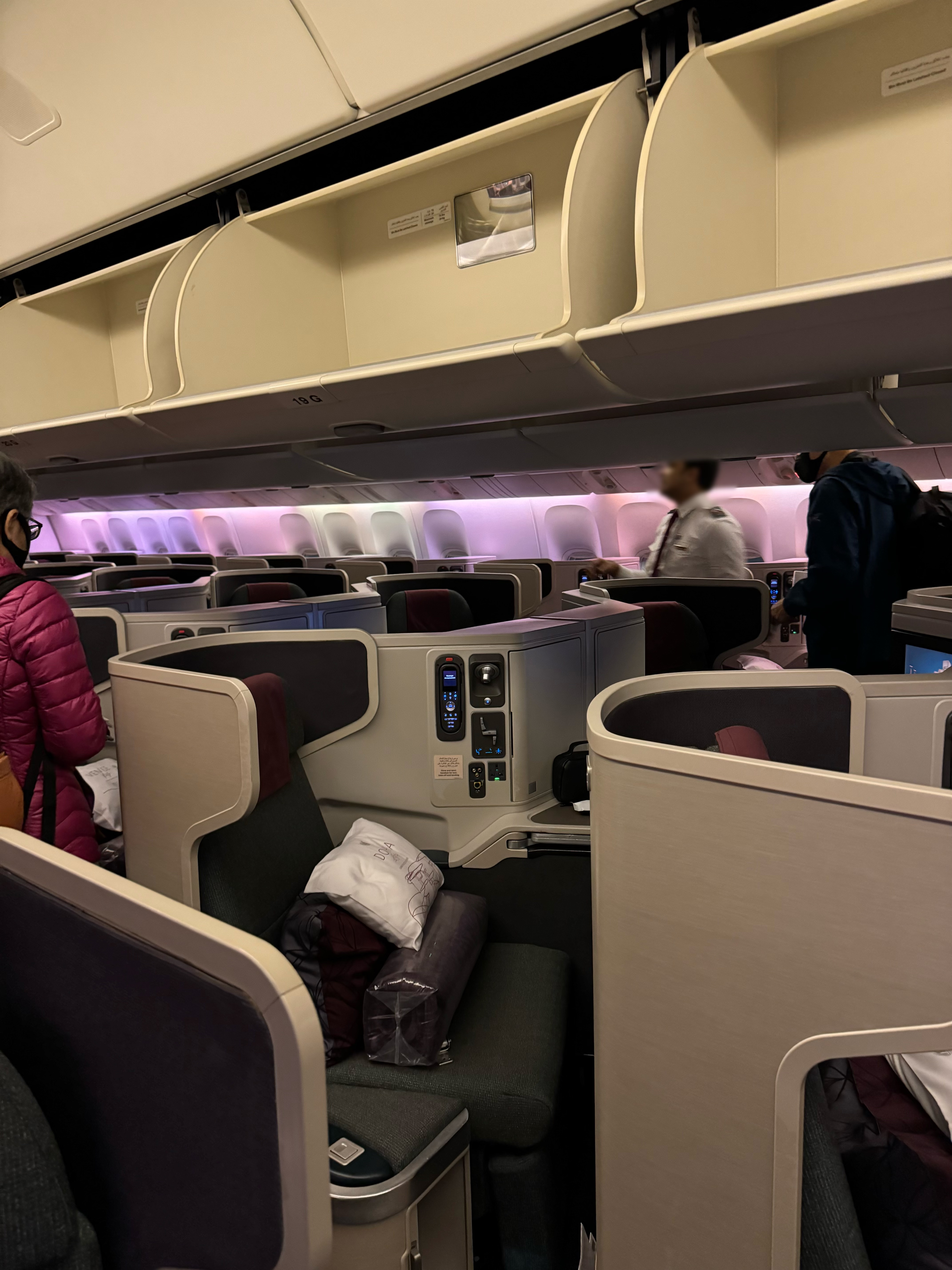 Qatar AirwaysQR815 HKG-DOH B77W Business