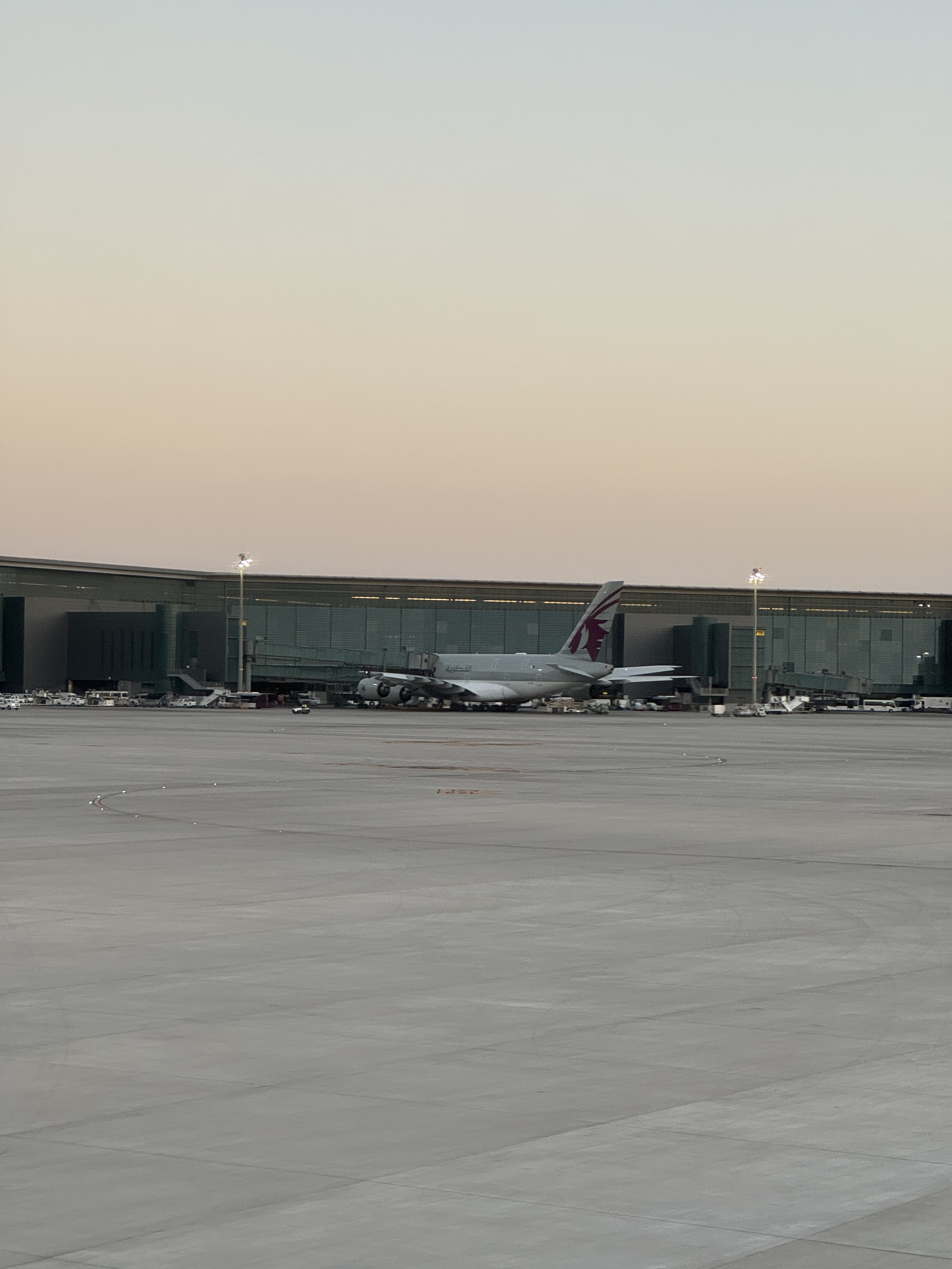 Qatar AirwaysQR815 HKG-DOH B77W Business