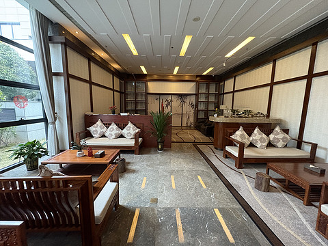 厦航与凯悦齐飞—厦门航空长沙南充往返一日游（票价不稳定也能消耗积分）