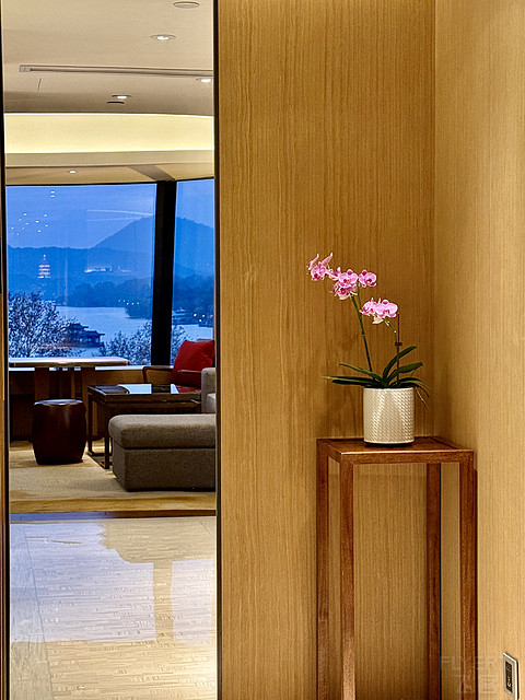 西湖畔，湖滨缘----杭州君悦酒店西湖套房，豪华湖景套及湖滨28分享