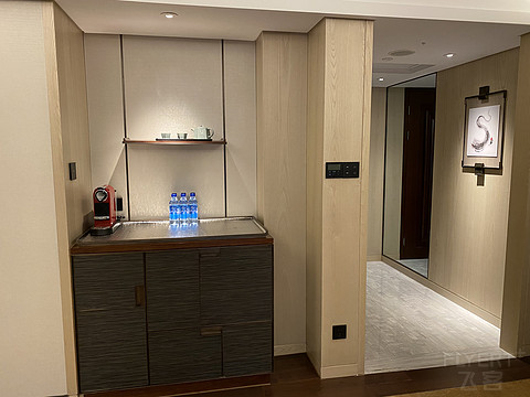 西湖畔，湖滨缘----杭州君悦酒店西湖套房，豪华湖景套及湖滨28分享