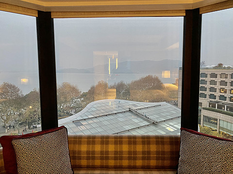 西湖畔，湖滨缘----杭州君悦酒店西湖套房，豪华湖景套及湖滨28分享