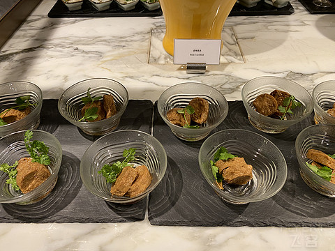 西湖畔，湖滨缘----杭州君悦酒店西湖套房，豪华湖景套及湖滨28分享