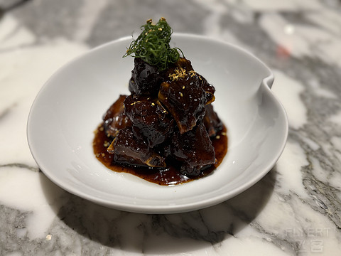 西湖畔，湖滨缘----杭州君悦酒店西湖套房，豪华湖景套及湖滨28分享