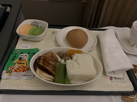每一次飞行，都是一场未知旅行的开始。CA4201 成都双流-乌鲁木齐天山的飞行体验报告