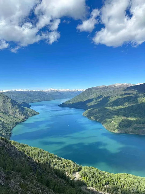 每一次飞行，都是一场未知旅行的开始。CA4201 成都双流-乌鲁木齐天山的飞行体验报告