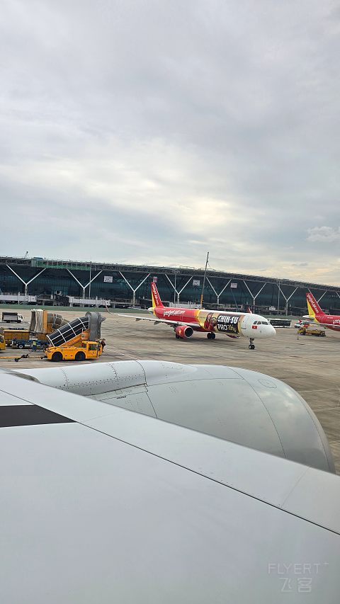 打卡第五航权 | QR970 胡志明–金边 卡塔尔航空经济舱体验报告