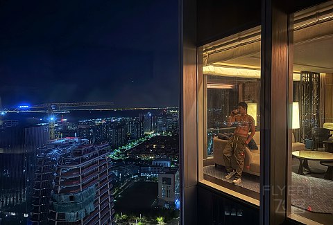 《169A》 深圳·前海瑞吉 】 临城而观珠江口 翼飞横闻中西情 /2025.06/@LYQ #很赞体验记录