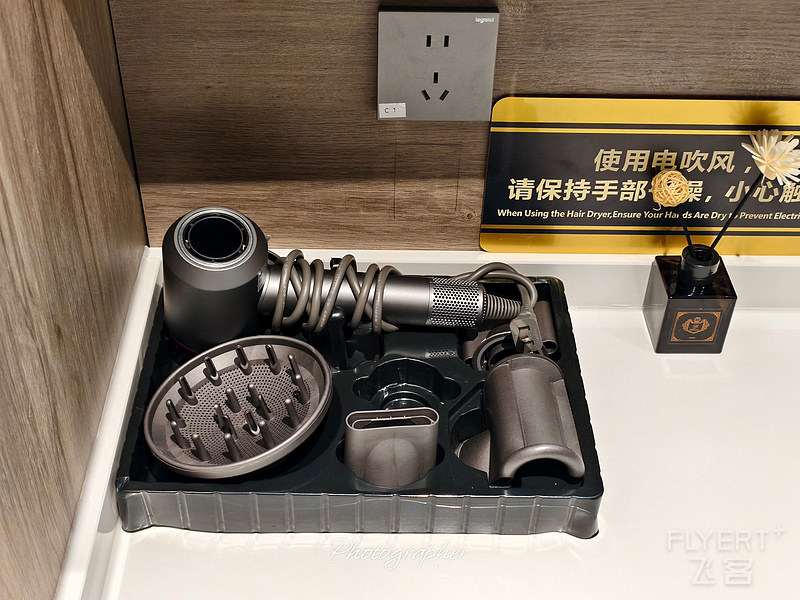142606JSye8lq0lfqmOHLU.jpg
