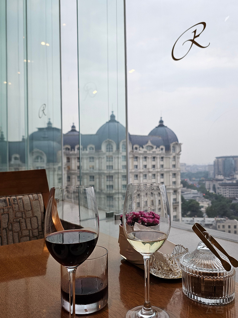 120446tXPyMwKLOemXHrM9.jpg