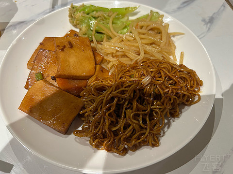 首访青岛｜HU7598青岛胶东TAO-杭州萧山HGH飞行记录附环亚贵宾室体验