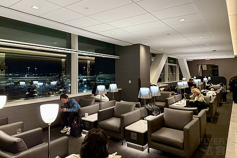 「餐饮升级，睡眠保障」—— 美国联合航空 B789 旧金山—首尔仁川 北极星公务舱体验
