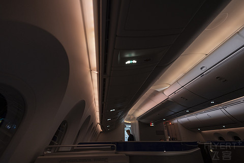 「餐饮升级，睡眠保障」—— 美国联合航空 B789 旧金山—首尔仁川 北极星公务舱体验