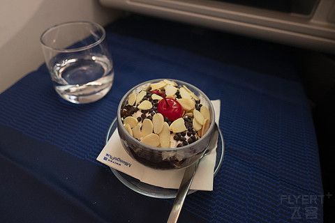 「餐饮升级，睡眠保障」—— 美国联合航空 B789 旧金山—首尔仁川 北极星公务舱体验