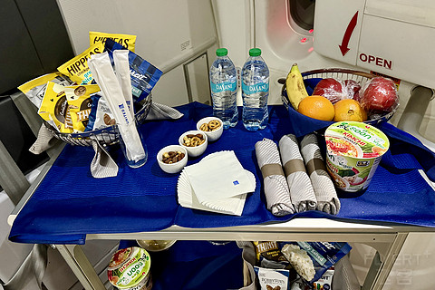「餐饮升级，睡眠保障」—— 美国联合航空 B789 旧金山—首尔仁川 北极星公务舱体验