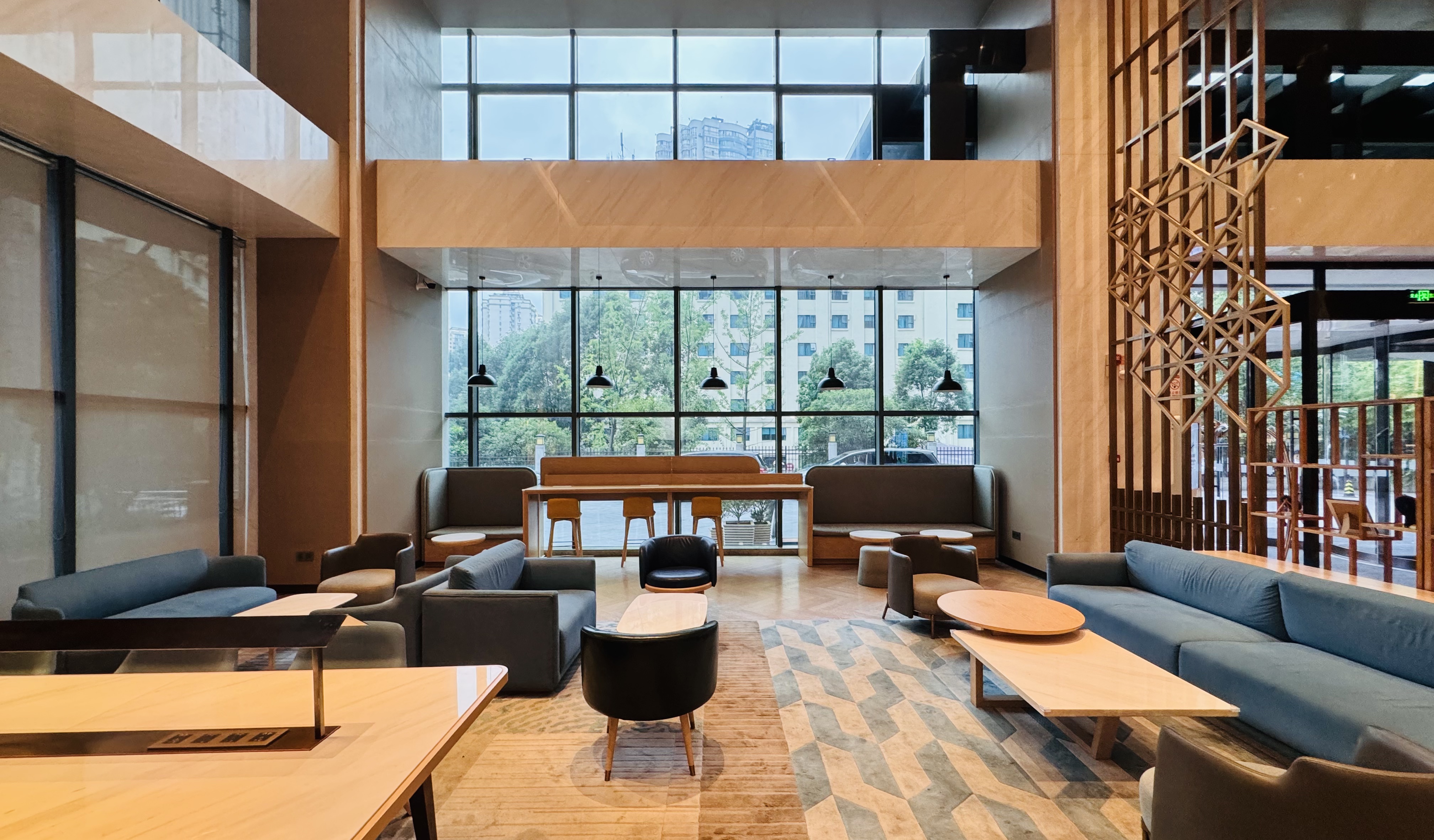 •Ƽ|վƵ(Holiday Inn Guiyang City Center)ס