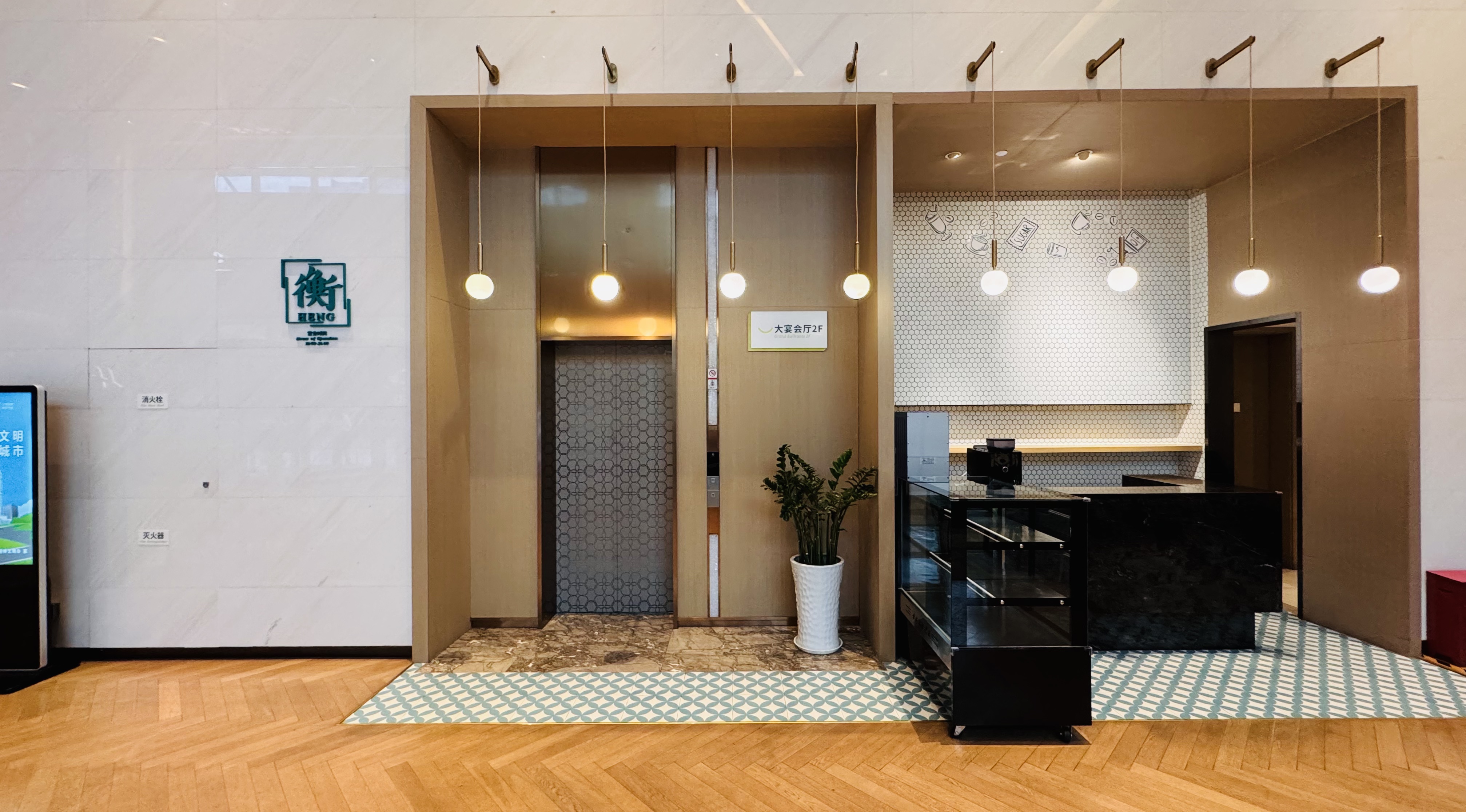•Ƽ|վƵ(Holiday Inn Guiyang City Center)ס