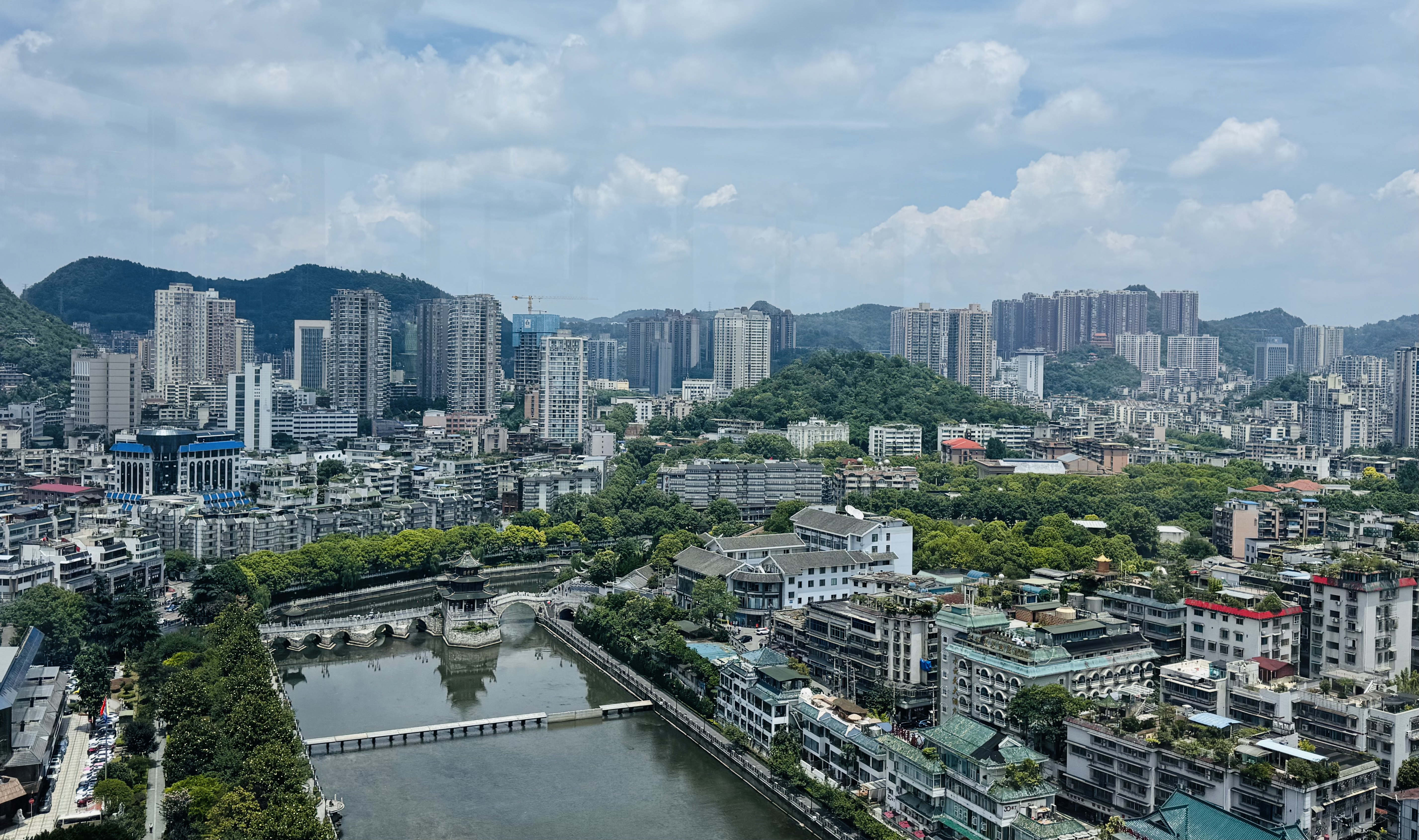 •Ƽ|վƵ(Holiday Inn Guiyang City Center)ס