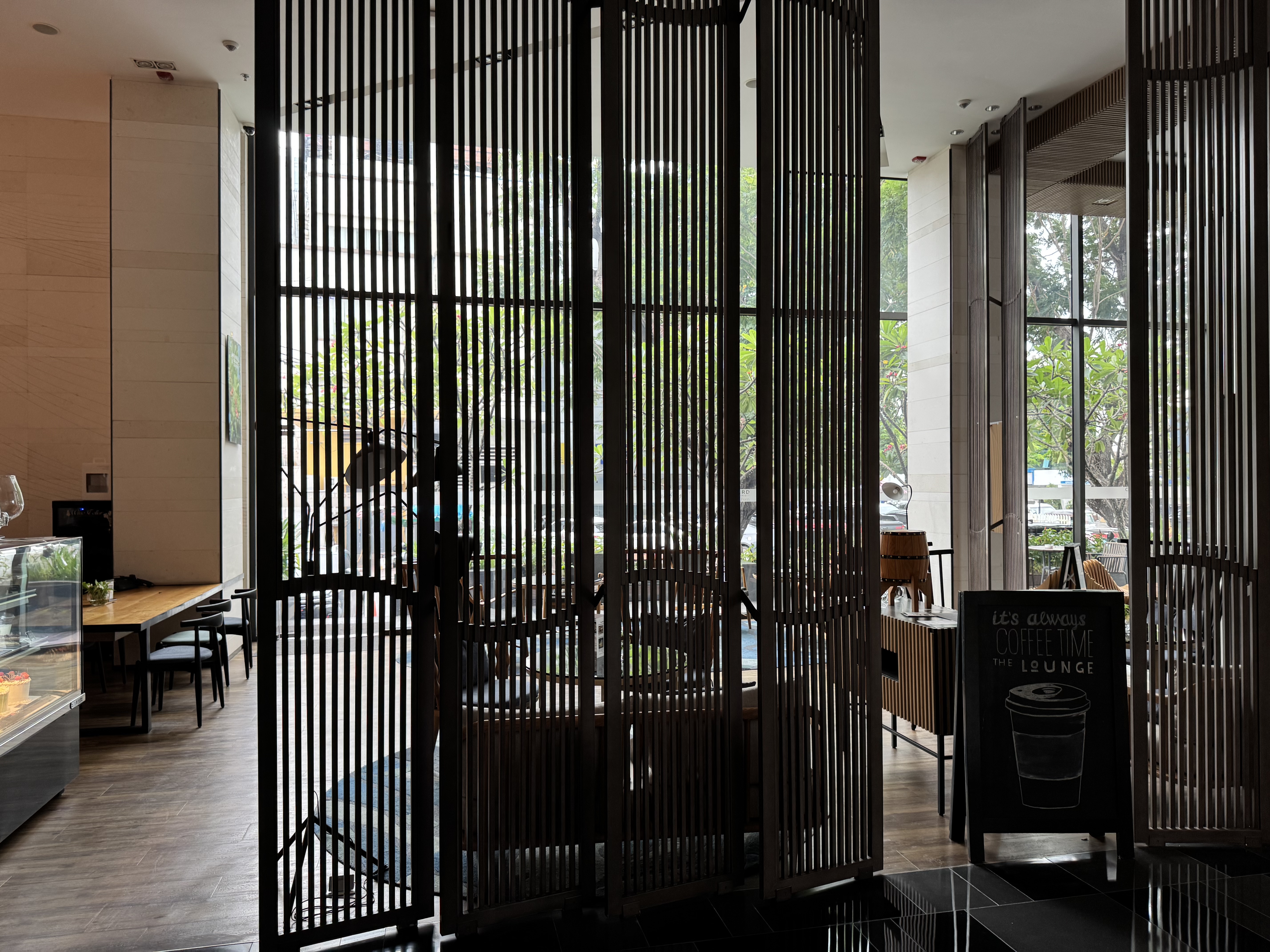 Courtyard Phnom Penh   ѵĳУ׼