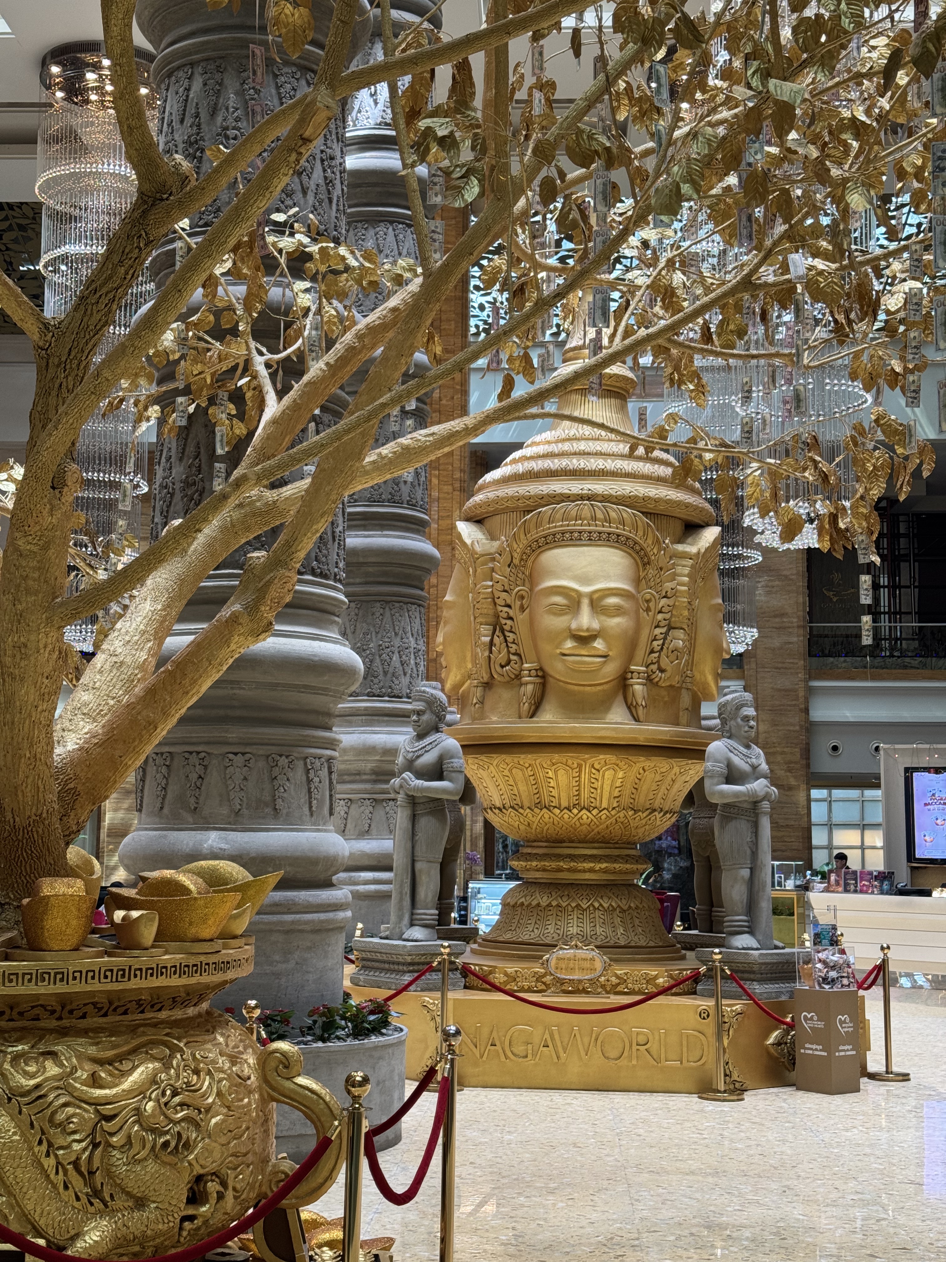 Courtyard Phnom Penh   ѵĳУ׼