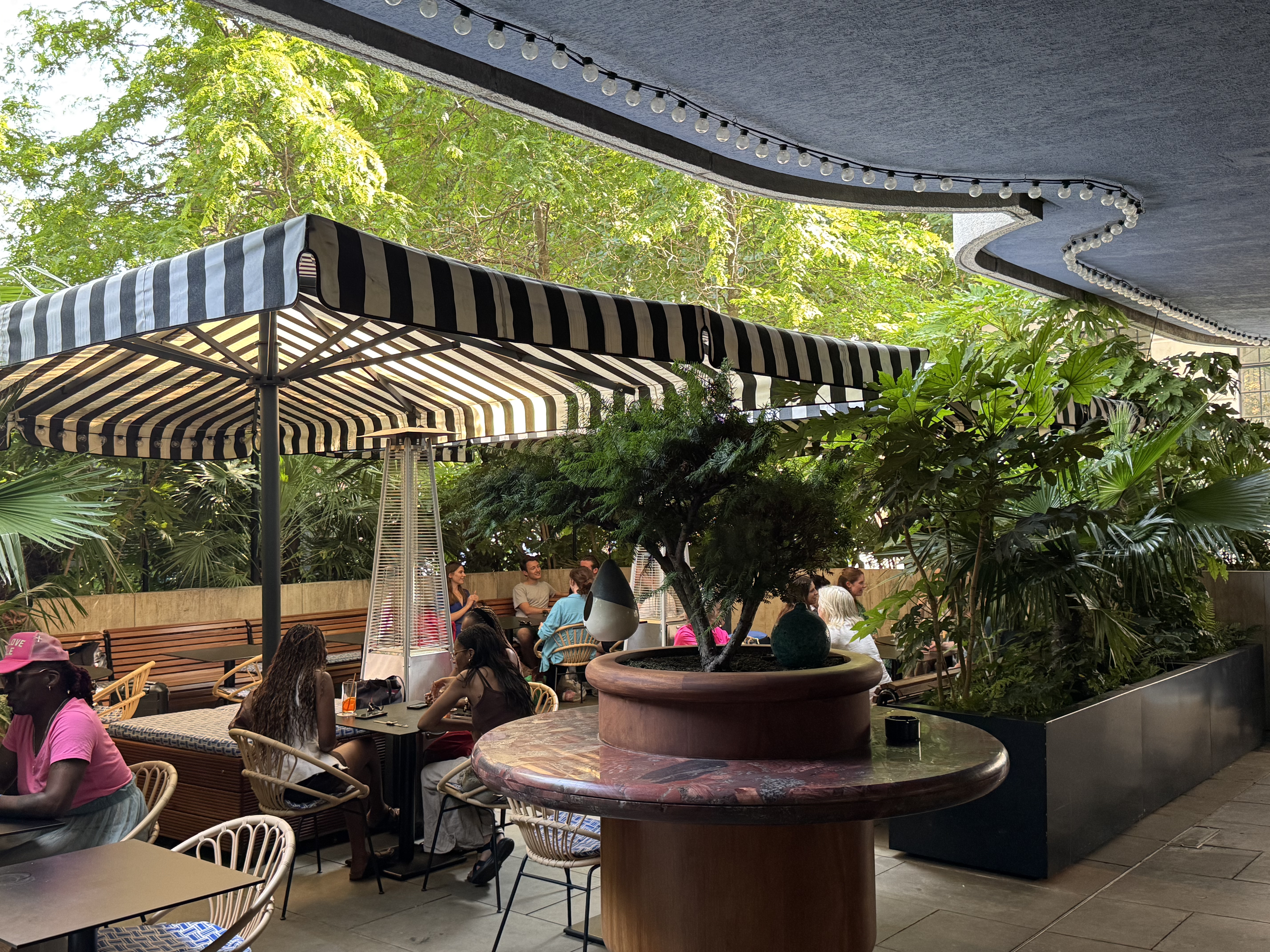 ׷׶ر׼Ƶ The Standard, London  󴲿