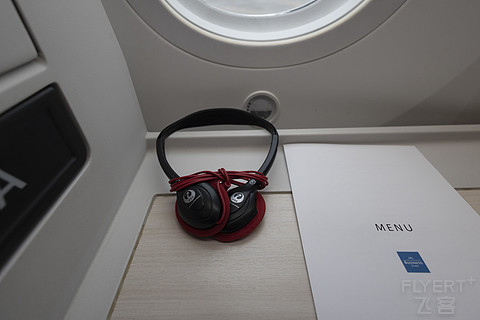 「短线从简，全凭运气」—— 日本航空 B789 首尔金浦—东京羽田 公务舱体验