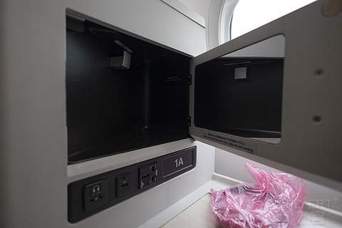 「短线从简，全凭运气」—— 日本航空 B789 首尔金浦—东京羽田 公务舱体验