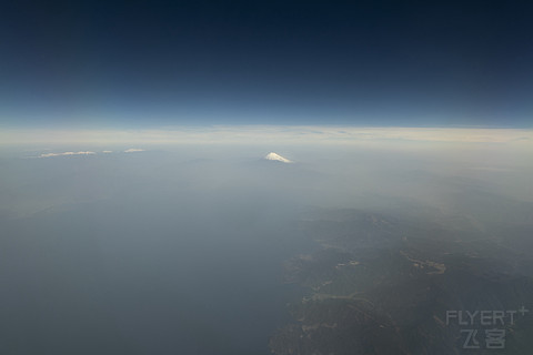 「短线从简，全凭运气」—— 日本航空 B789 首尔金浦—东京羽田 公务舱体验