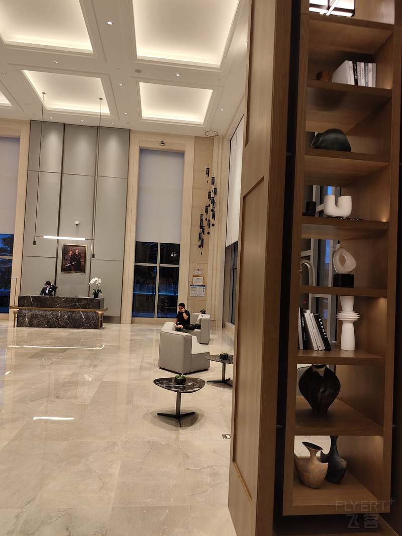 1542097kcLrQcO5RYGDvRH.jpg
