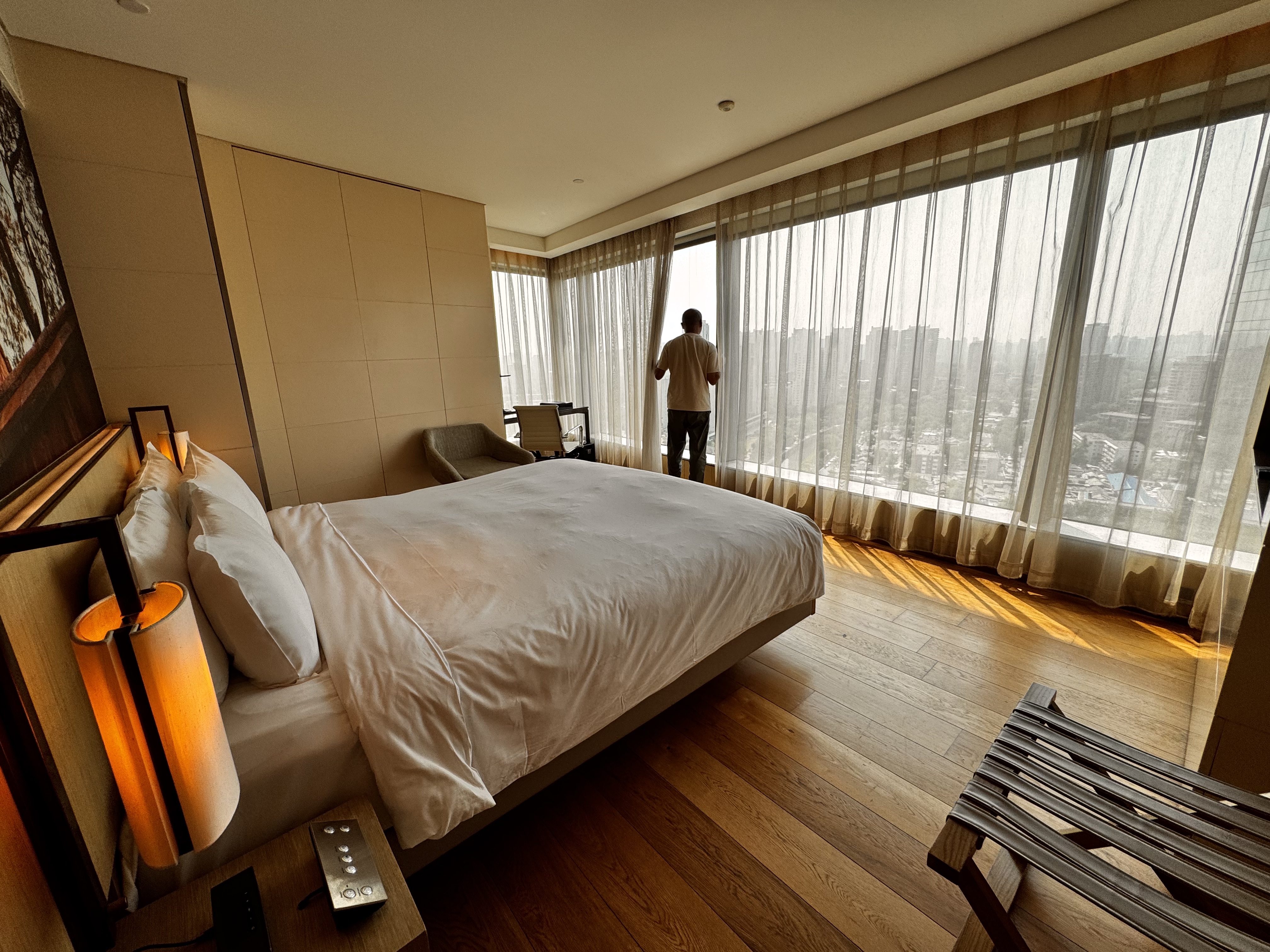 ü羰ķ
A ROOM WITH A VIEW
õ̸۶Ƶ ֮ ѿϦҵĿ