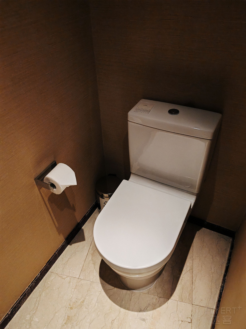 055128PFv5C3EB2vjpxehD.jpg