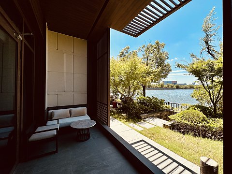 故迹青灯伴我行｜上海松江广富林希尔顿酒店｜豪华湖景庭院套房