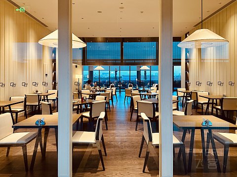 故迹青灯伴我行｜上海松江广富林希尔顿酒店｜豪华湖景庭院套房