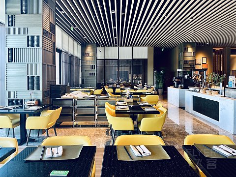故迹青灯伴我行｜上海松江广富林希尔顿酒店｜豪华湖景庭院套房