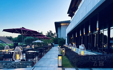 故迹青灯伴我行｜上海松江广富林希尔顿酒店｜豪华湖景庭院套房