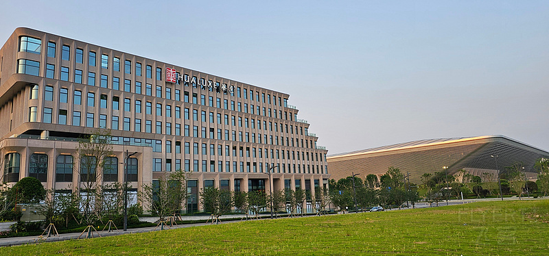 130354FxbZyHxU6a19cIIp.jpg