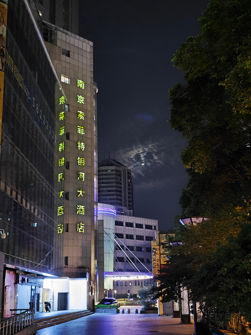 0305064WCxxZvzLLC1xlqs.jpg
