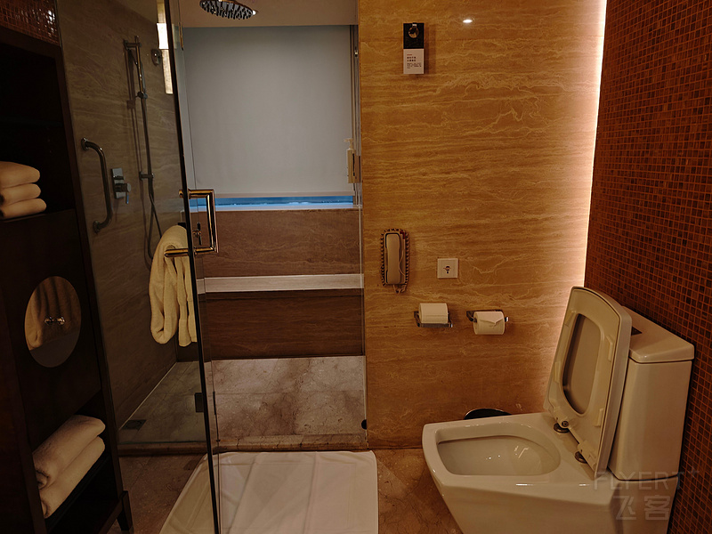 11170297pbsB226AD8UtB2.jpg
