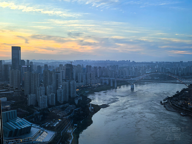 180030atWj75diDg7PN4Bj.jpg