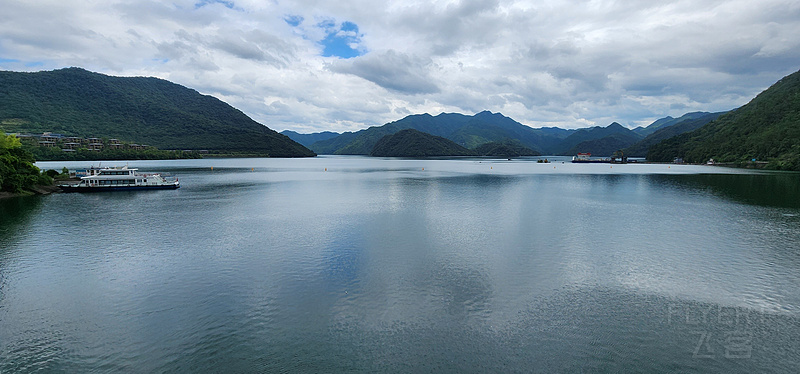 120604yqwedleO5tpR9rv4.jpg