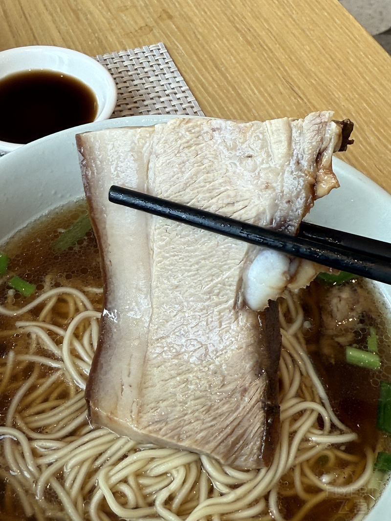 094343XAUSECXZMOMHZPMY.png