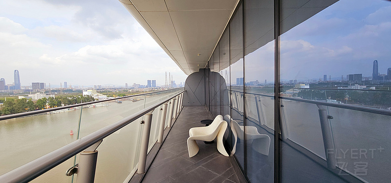 155240CiRF1Ke8Lw1MaCyu.jpg