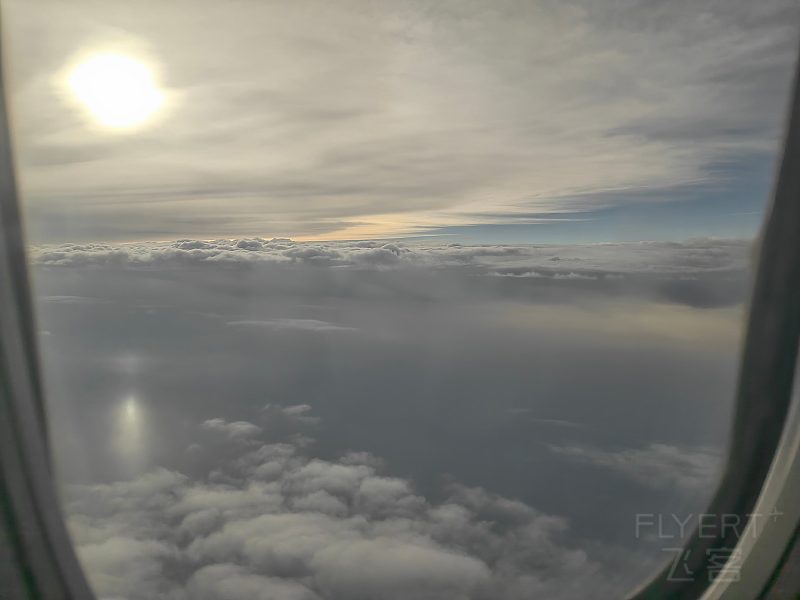 215125GGzHqR443ezw005f.jpg 215125GGzHqR443ezw005f.jpg