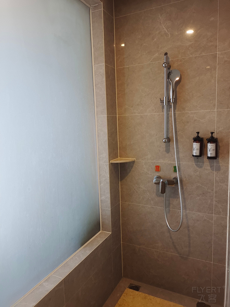 2241264IbIs9XHkUSxgguf.jpg 2241264IbIs9XHkUSxgguf.jpg