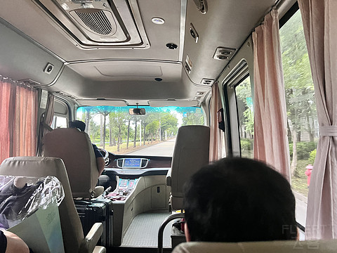 天山下的来客｜CA4370:广州白云-乌鲁木齐天山，和爱中国彩绘一起超长待机的头等舱飞行