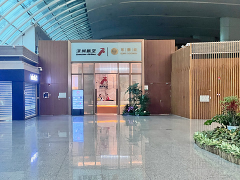 天山下的来客｜CA4370:广州白云-乌鲁木齐天山，和爱中国彩绘一起超长待机的头等舱飞行